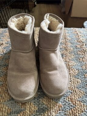 BearPaw Sheepskin Suede Ankle Boots 9